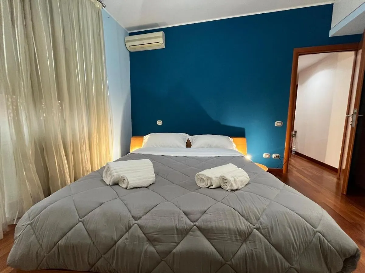 Charm Apartment & Relax Jacuzzi Roma-Gemelli 0*, Rome